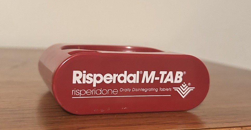 RISPERDAL RISPERIDONE PHARMACEUTICAL COLLECTIBLE M-TAB RED DESKTOP ORGANIZER