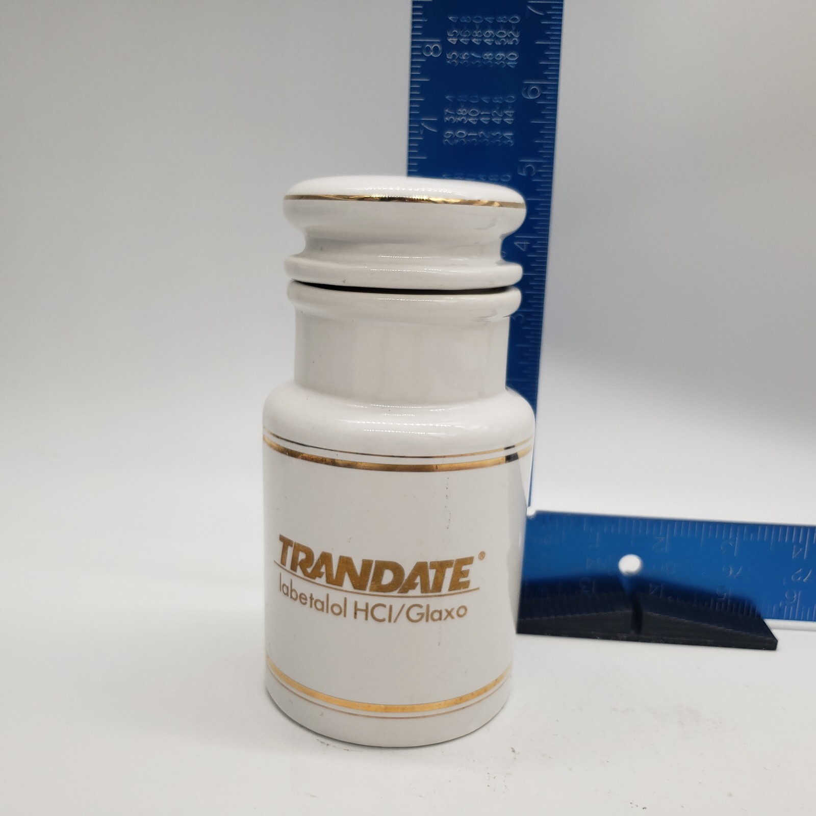 1960s Ceramic Apothecary Pharmaceutical Jar Trandate Labetalol HCI/Glaxo 6.25″ H