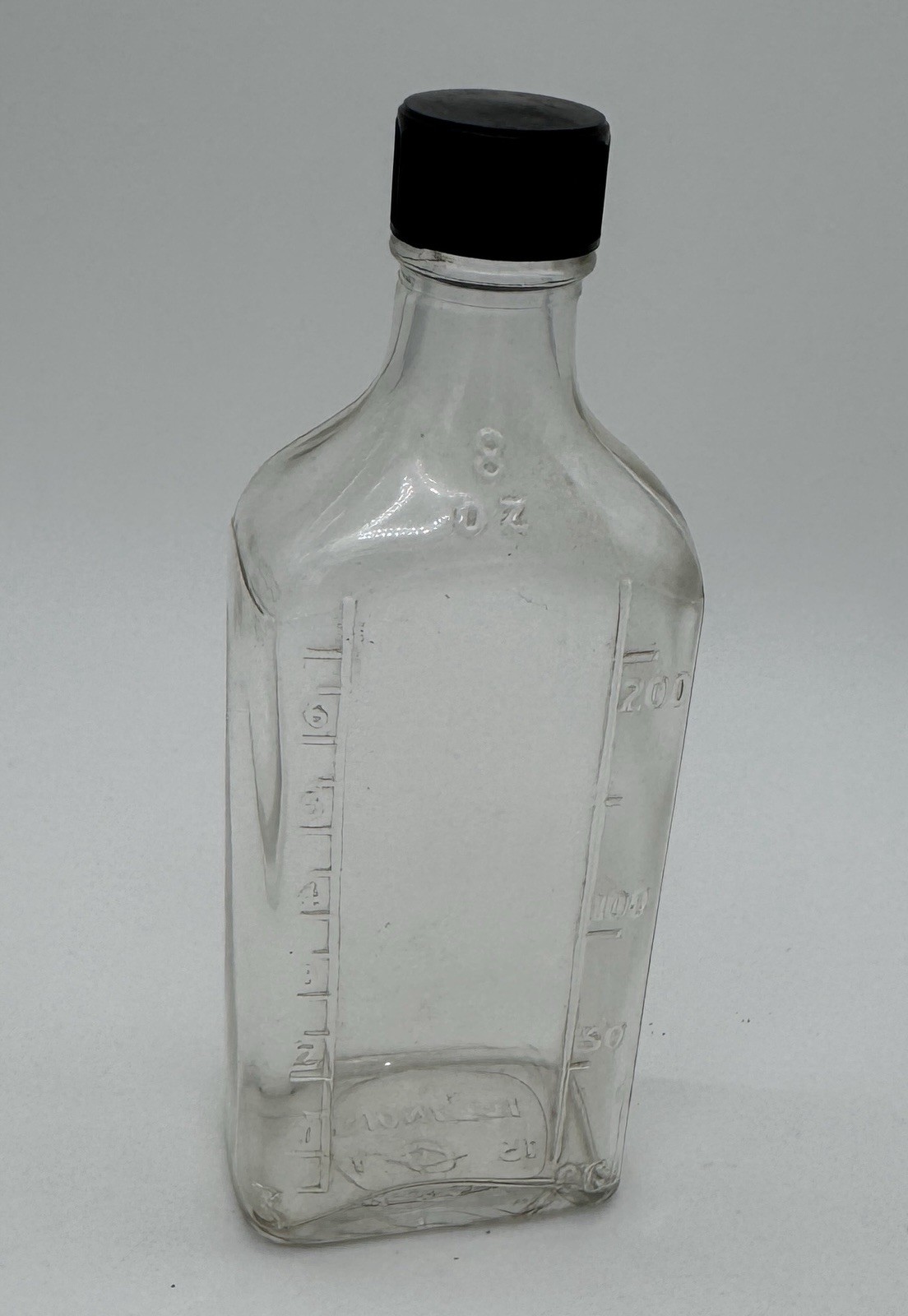 Vintage Illinois glass pharmacy 8 oz. medicine prescription Bottle with Lid