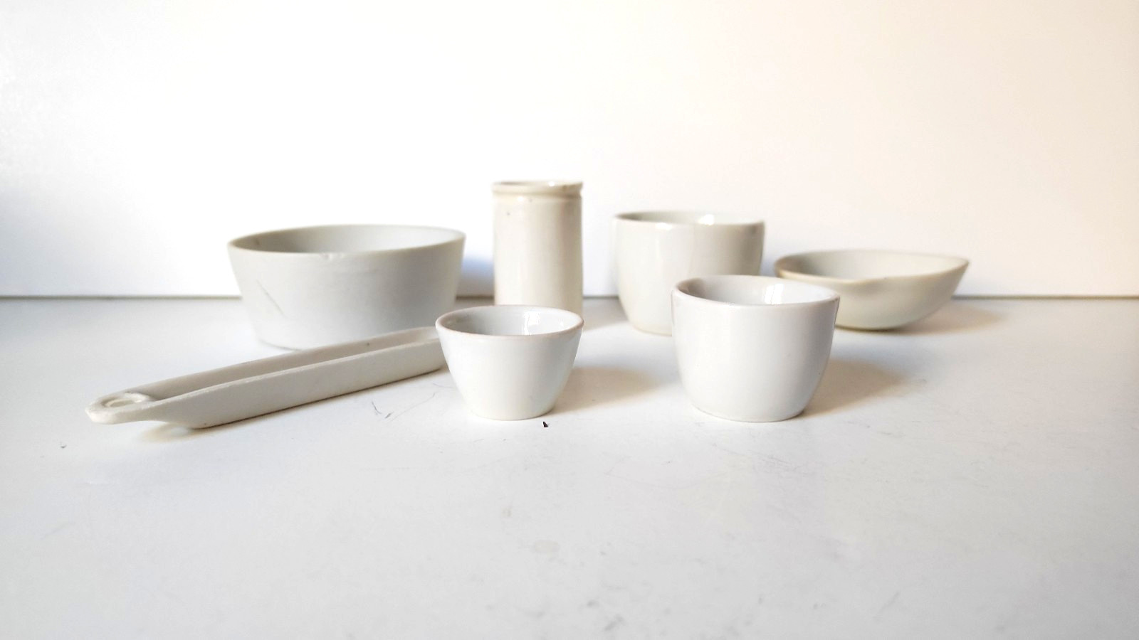 PORCELAIN SMALL VESSELS, Evaporating Dishes, Set of 7 – Pharmacy, Labs, Vintage