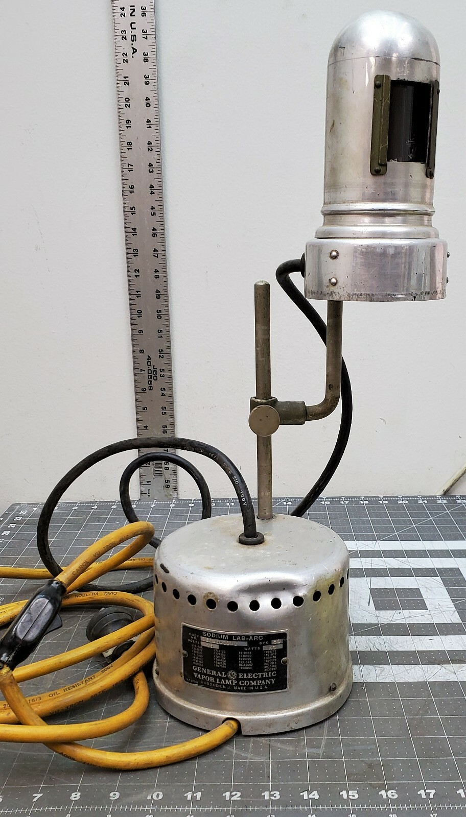 VINTAGE SODIUM LAB ARC Polariscope Light Source General Electric Vapor Lamp Comp