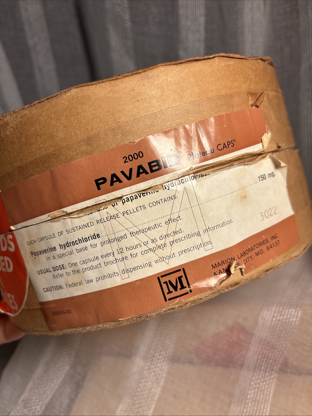 VTG Round Cardboard Pharmacy Container & Lid *Empty Continental Can Co NY Unique