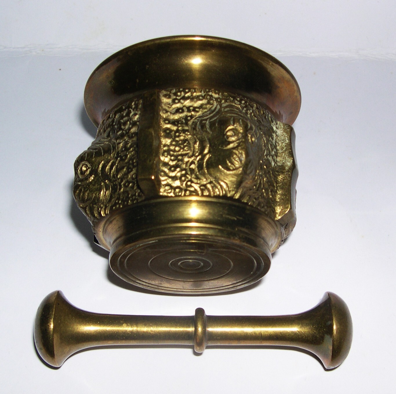 Vintage Decorative Brass /Bronze? Mortar & Pestle Five Lion Face Relief Design