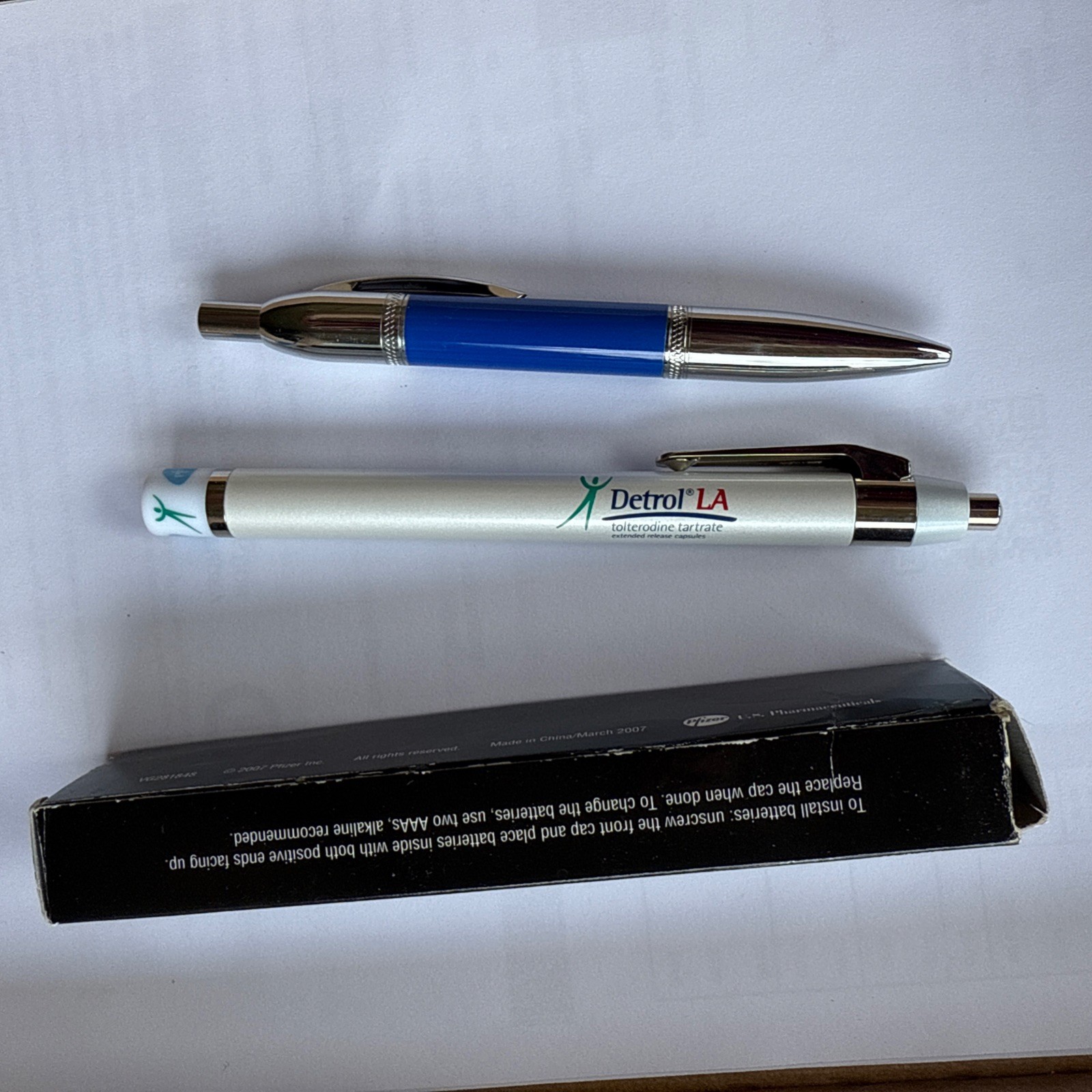 Rare Lot Viagra Pharmaceutical Metal Pen Drug Rep Advertising & Pen Light READ