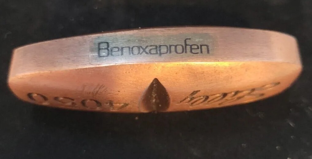 1970’s ELI LILLY 4050 ORAFLEX 600 PILL Benoxaprofen Pharmaceutical PAPERWEIGHT