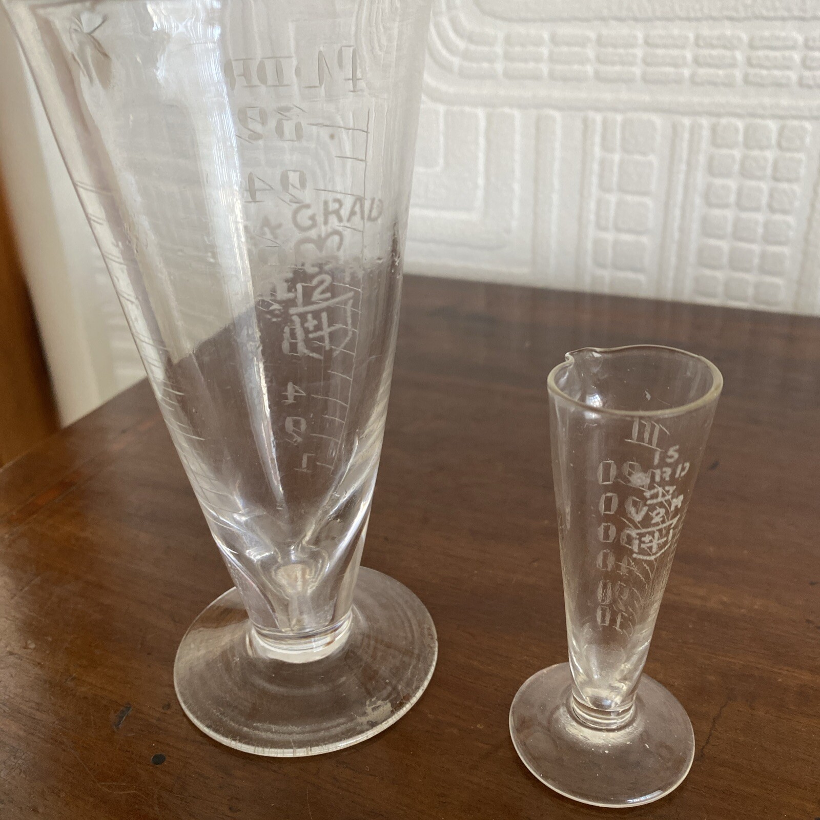 Victorian And Edwardian Etched Glass Measures With Royal Standards Marks