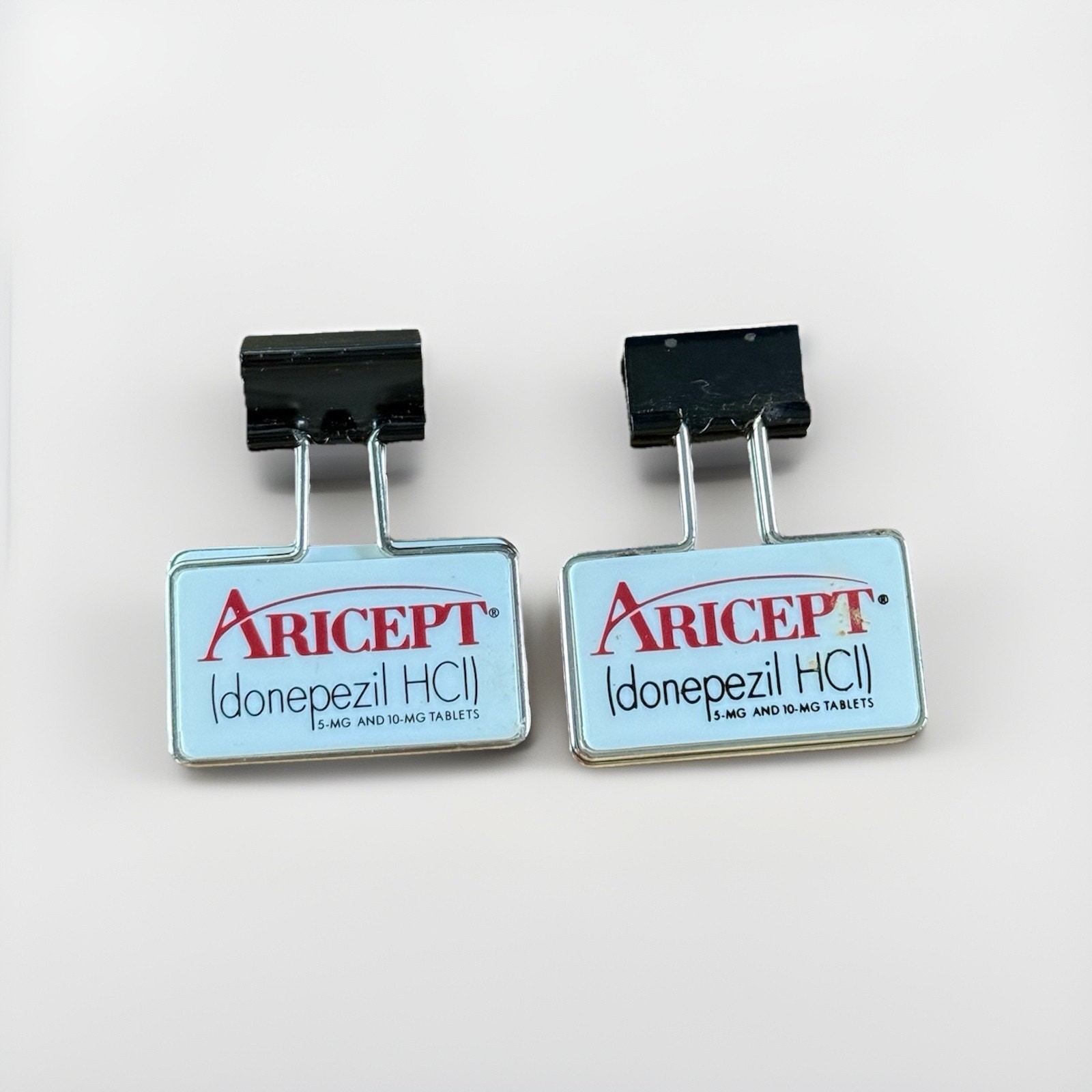Vintage Lot Of 2 Pharmaceutical Aricept Drug Rep Binder Paper Clip Advertising