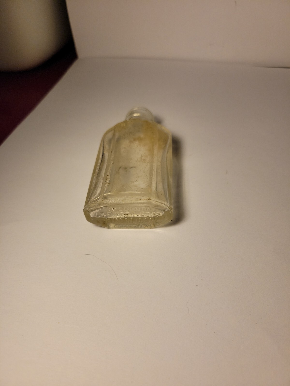 Vintage Glass – Sample Size Medicine Bottle