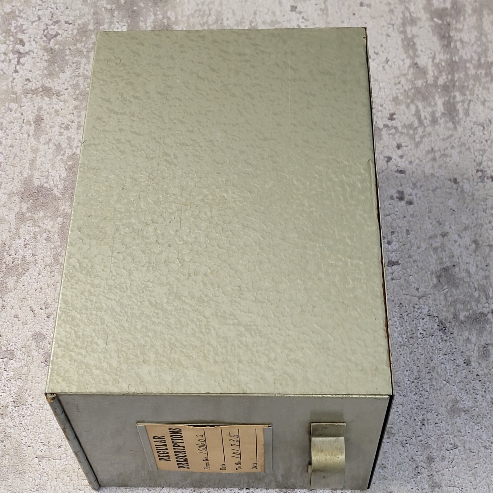 Vtg Gray Green Metal File Pharmacy Prescription Box Industrial Lift Top 9.5x6x5