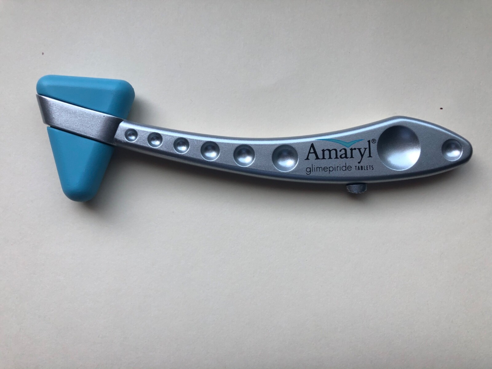 Drug rep Amaryl percussion hammer – New