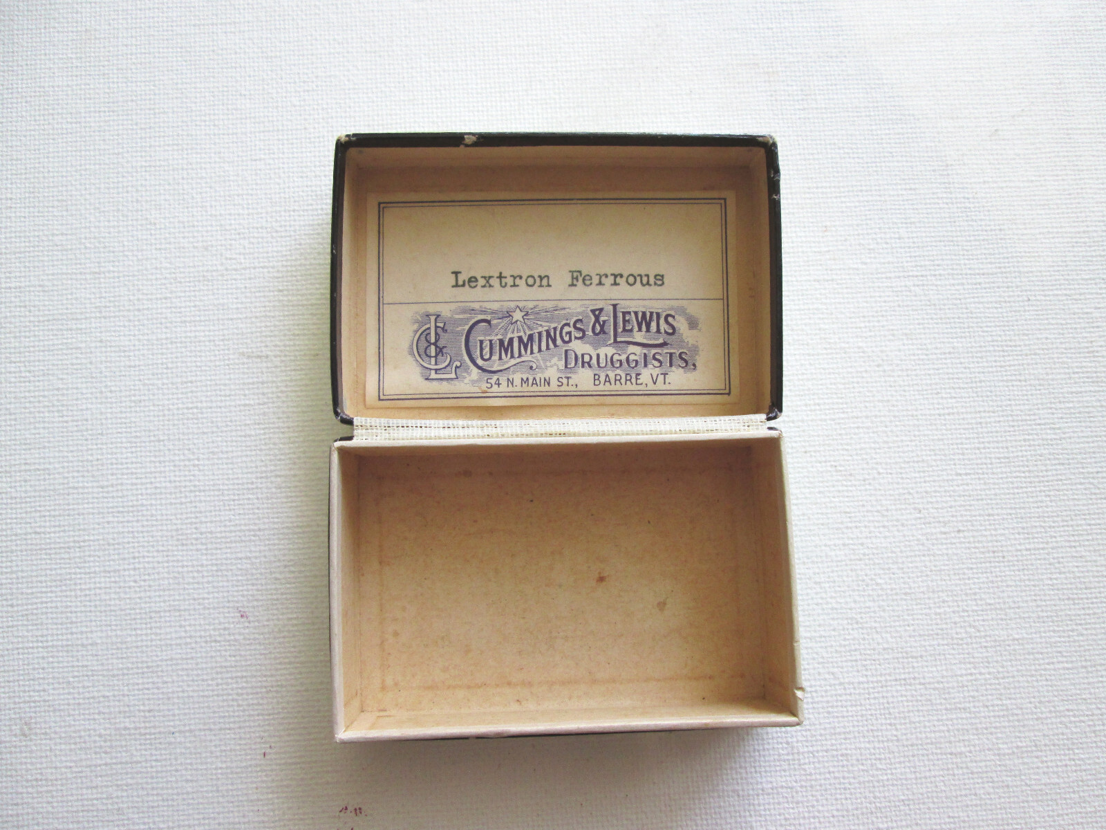 Antique Cummings & Lewis Druggist Barre Vermont VT EmptyBox Lextron Ferrous Iron
