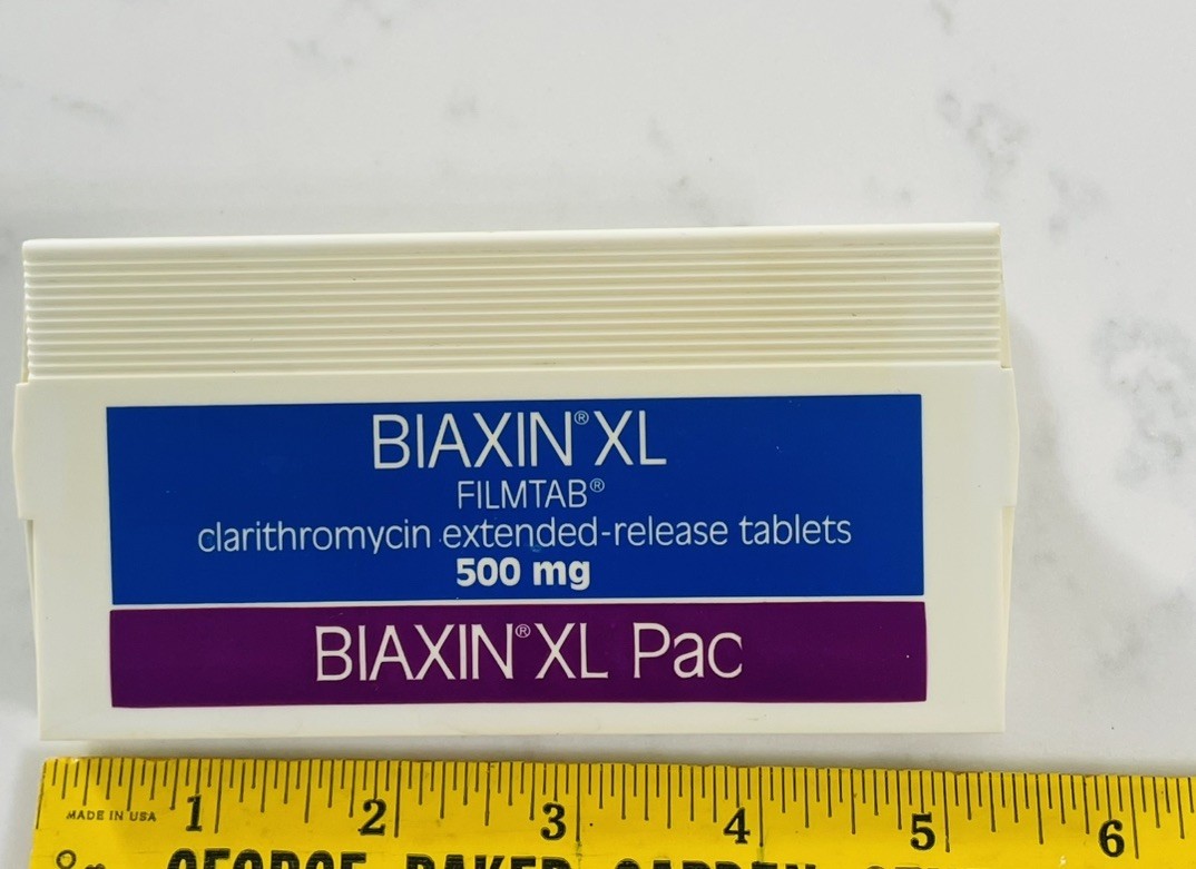 Pharmaceutical Drug Rep Lot Biaxin Magnets & Magnetic Clips + Ultracet Cold/Hot