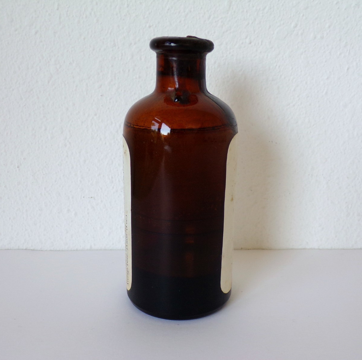 Eli Lilly BENZOIN COMPOUND Corked AMBER Bottle PHARMACEUTICAL Medicine Solid