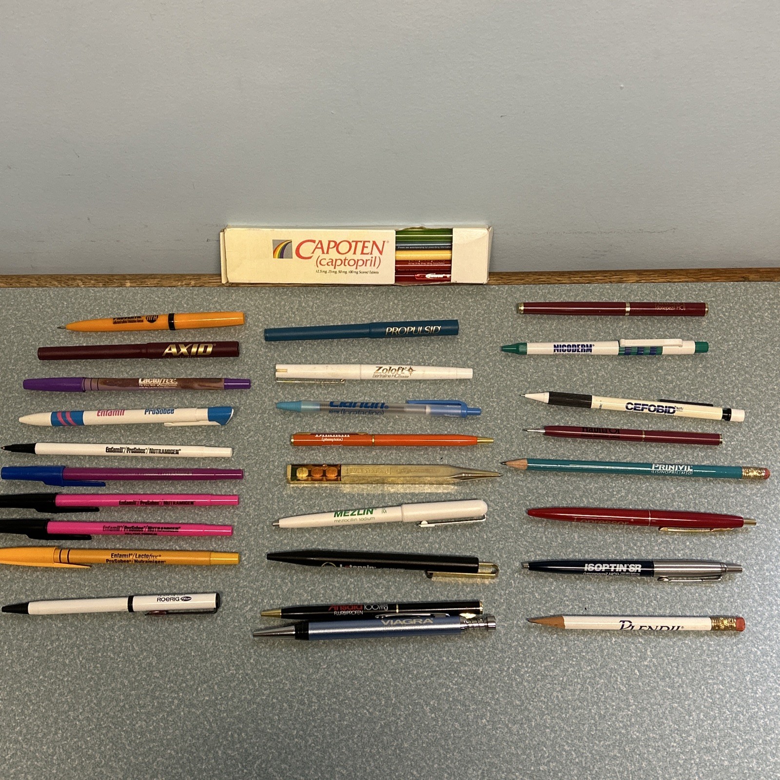 32 Vintage Pharma Rep Promo Pens Pencils Zoloft, Dilantin, Viagra, Claritin, …