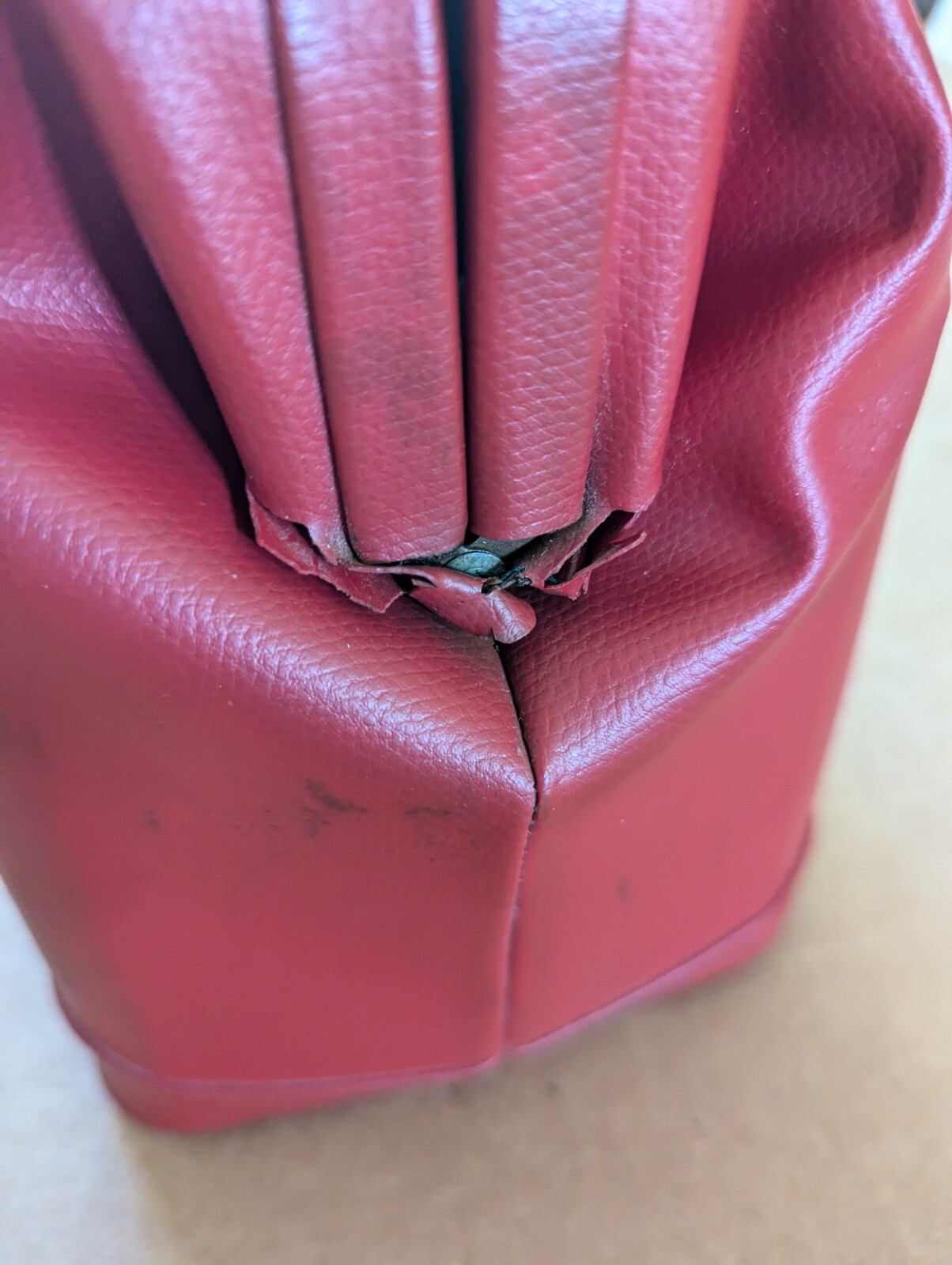 Rare! Vintage Burgundy Maroon Thick Heavy Leather Travel Doctor’s Bag Apothecary