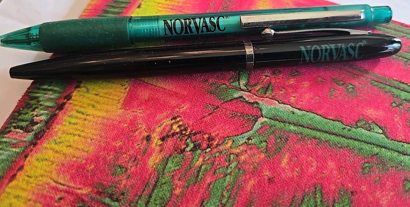 NORVASC Mouse Pad & Pens Medical Advertising Pharmaceutical Vintage Pens Write