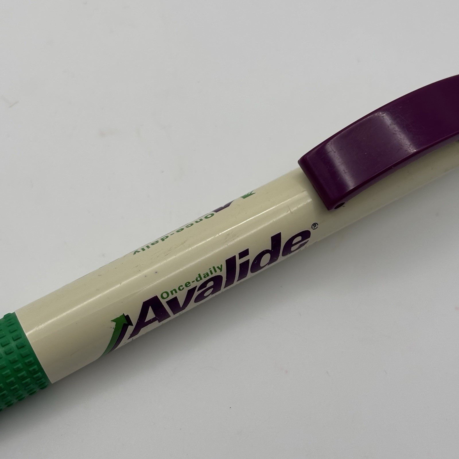 Vtg AVAPRO Pen Plastic Retractable Drug Rep – White Purple Green