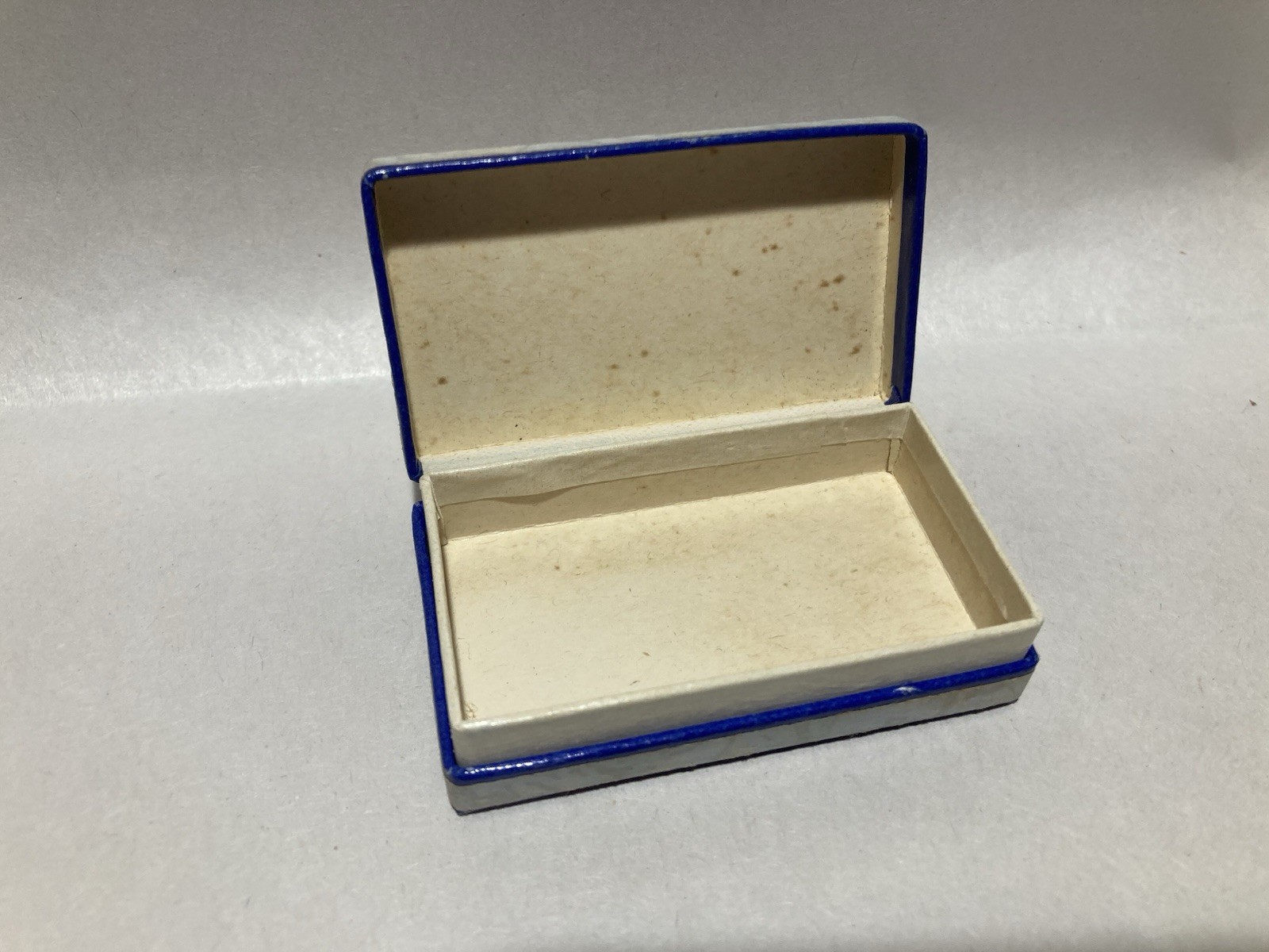 1943 Druggist Pharmacist Cardboard Pill Box Louis Kreuser