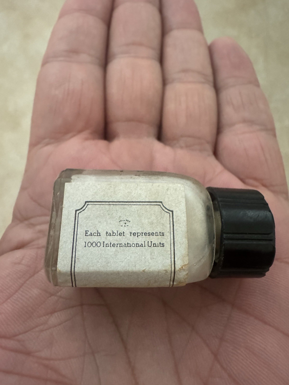 Antique 1930’s Reed & Carnrick Estrogenic Hormone Glass Medicine Bottle
