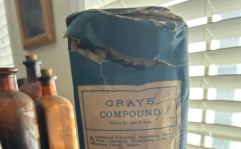 MM – 1950’s Purdue Frederick Co New York City Gray’s Compound Medicine bottle