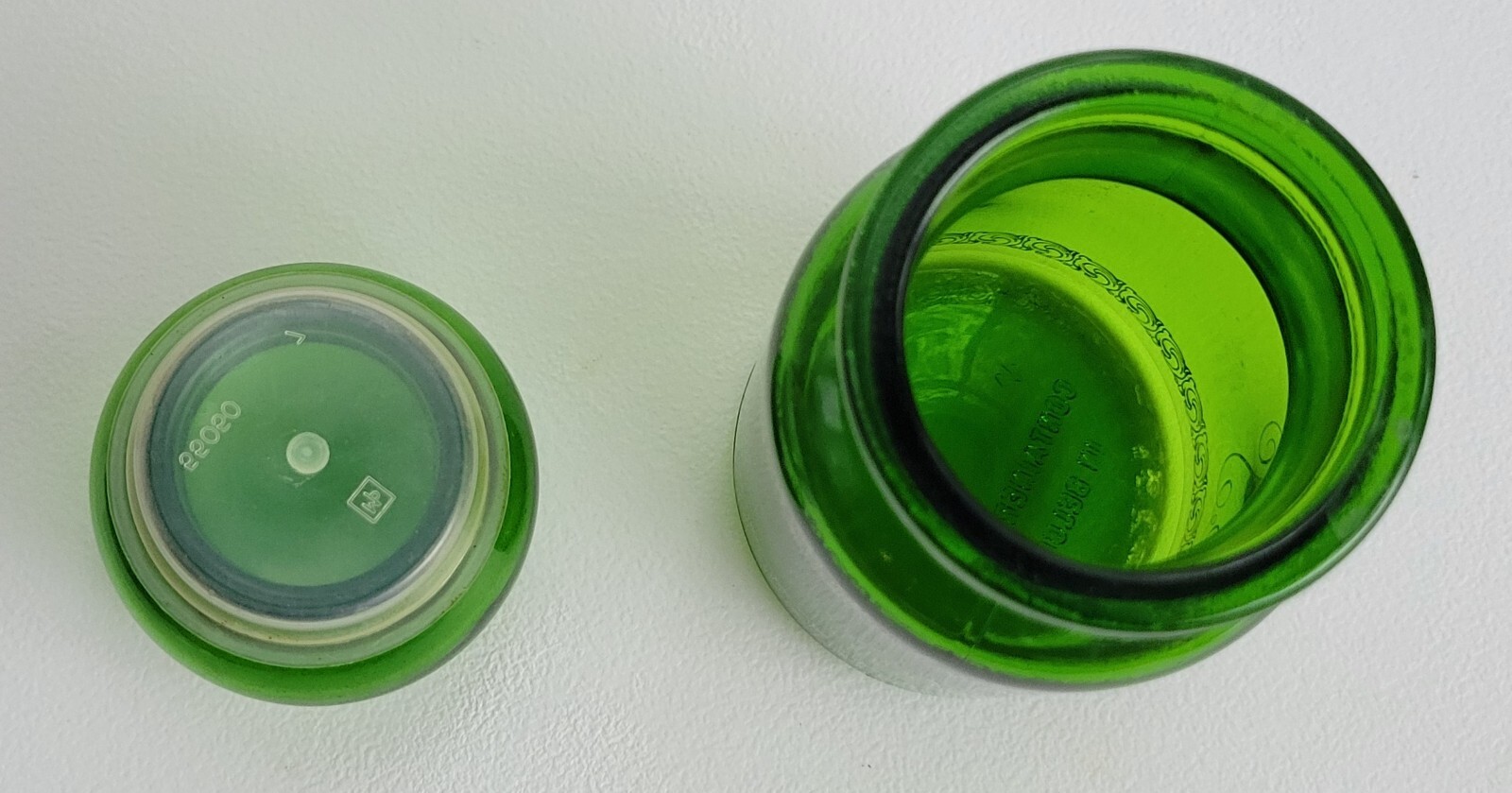 Vintage Green Glass Apothecary Jar Bubble Lid Belgium 5.5″ Vio-Bec