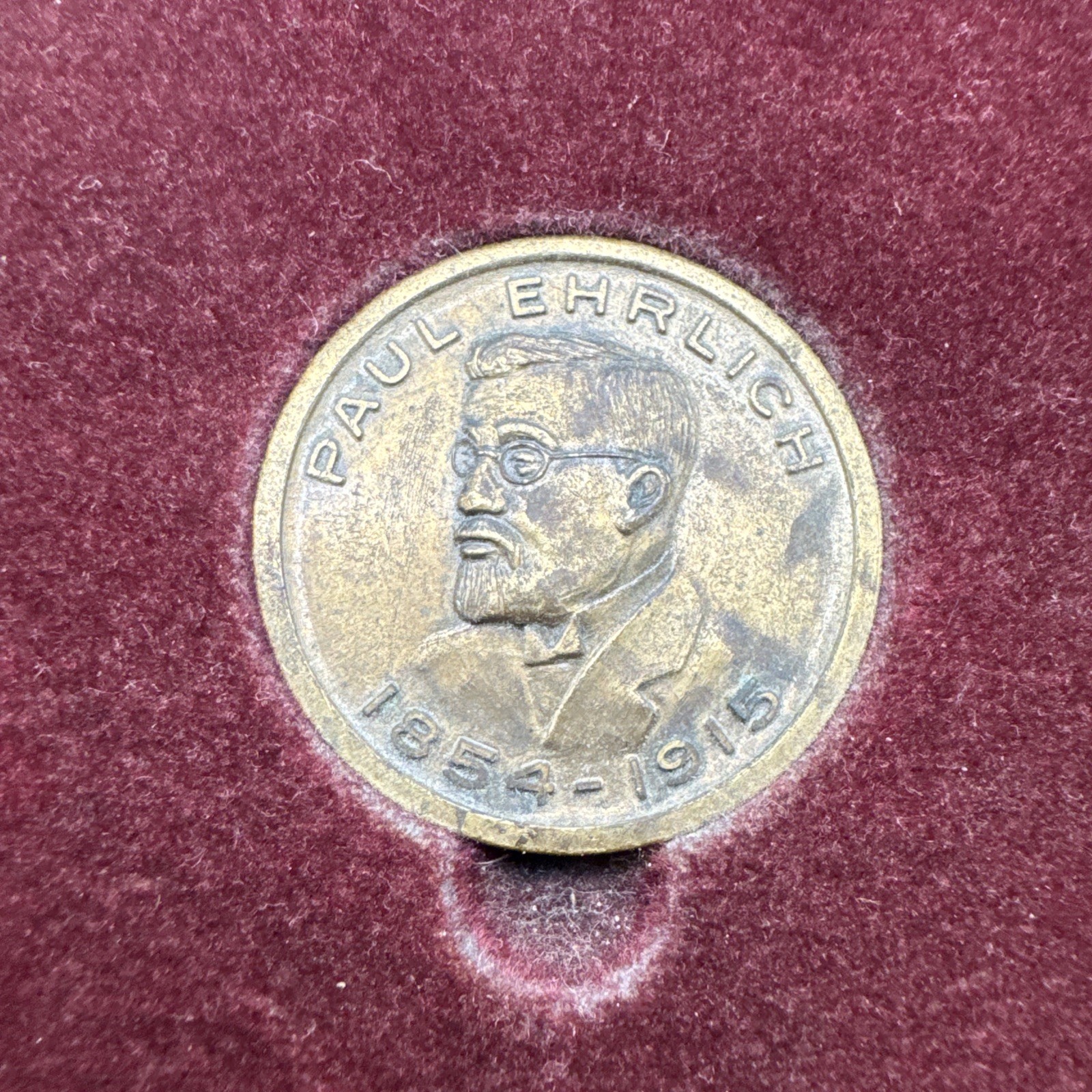 RARE Eli Lilly & Co Coins PIONEERS IN THE FIGHT AGAINST INFECTIOUS DISEASE FRAME