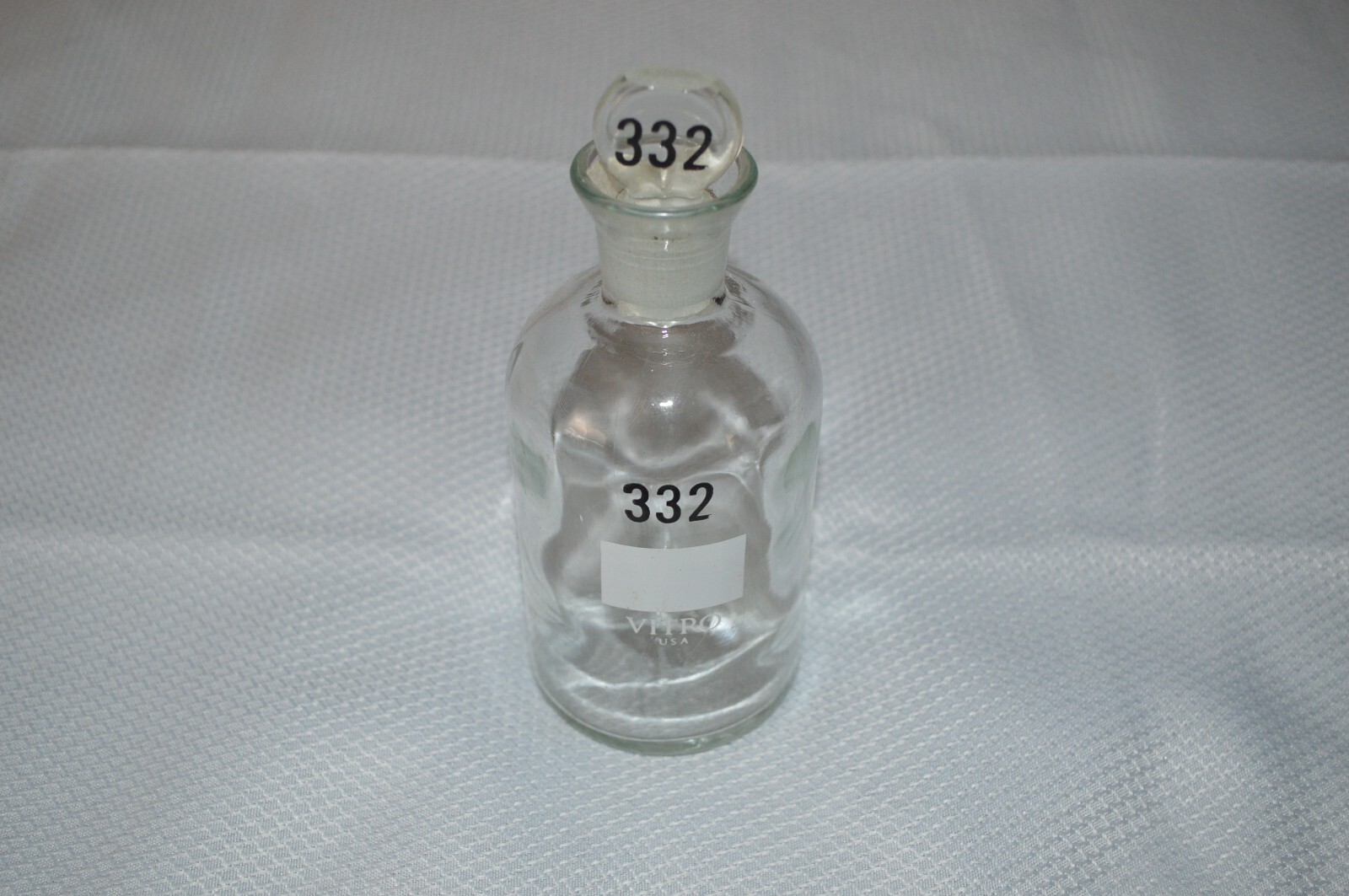 WHEATON ~ VITRO ~ U.S.A. ~ GLASS LABS BOTTLES ~ LABORATORY ~ PHARMACEUTICAL ~NEW