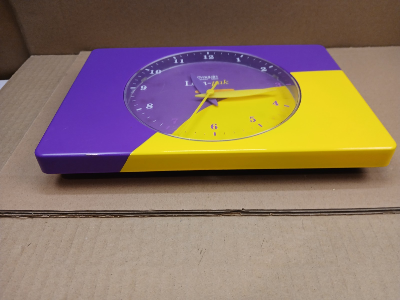 Quartz Movement Pharmaceutical Levaquin Leva-Pak Wall Clock Preowned