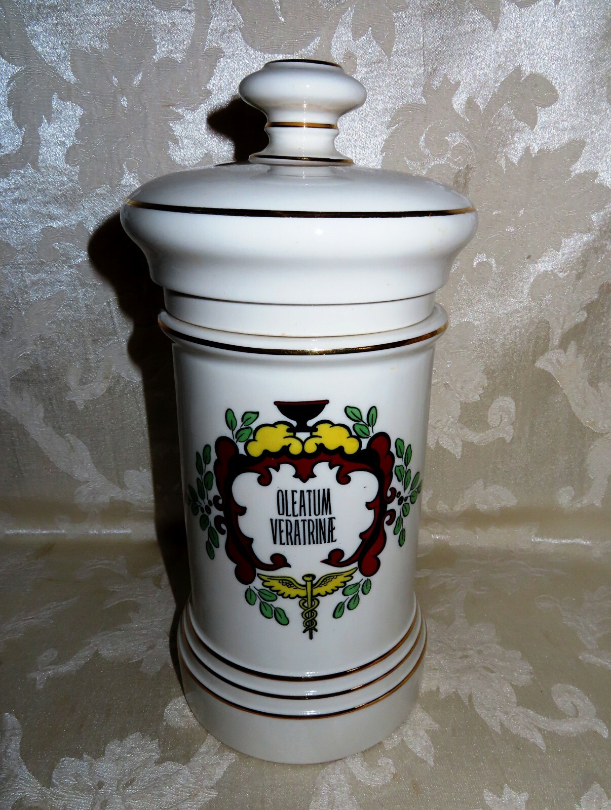 Apothecary Jar “Oleatum Veratrinae” Mid 1900’s Fine Porcelain 11.5 ” Height