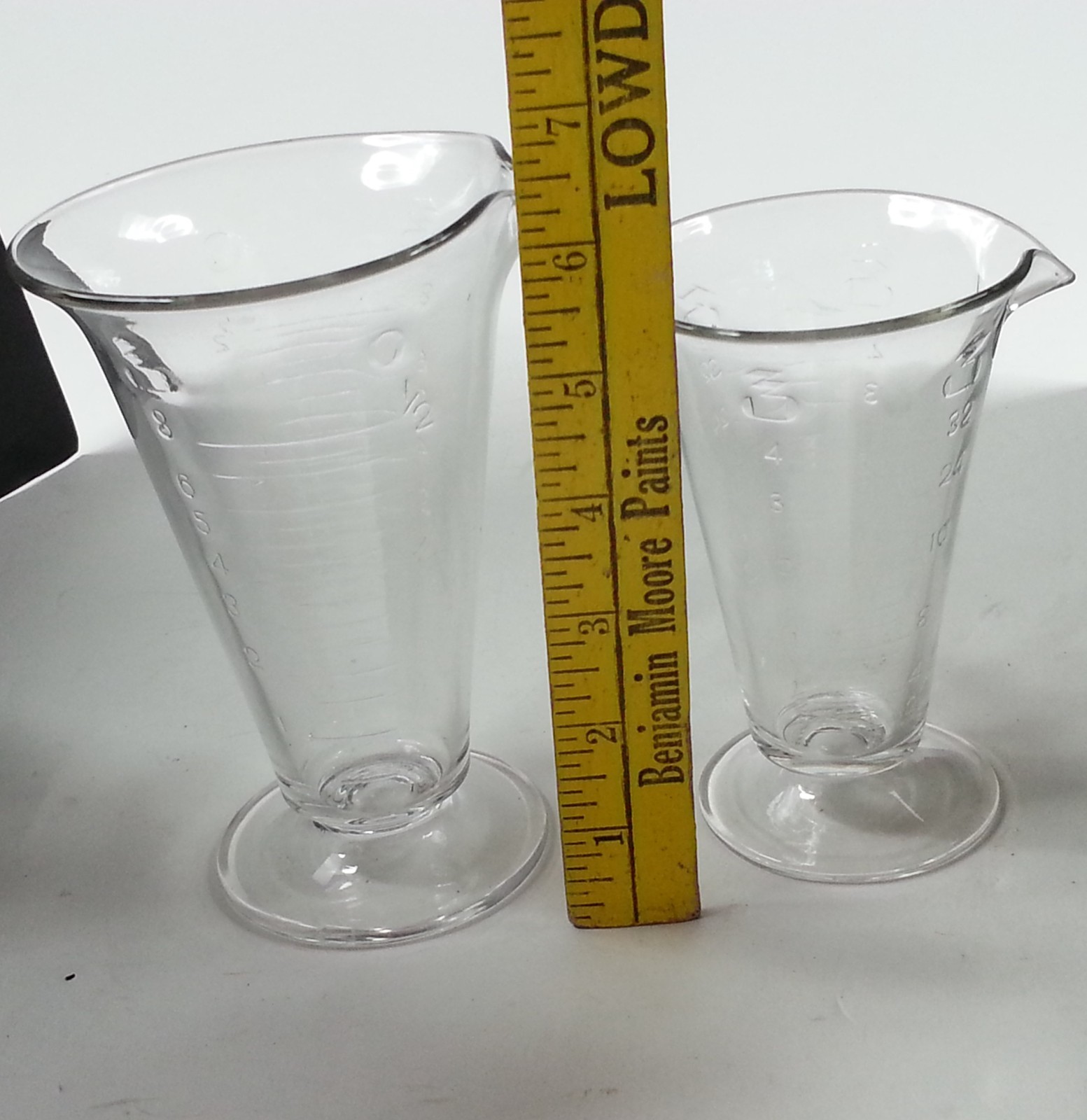 2 Piece Apothecary Clear Medical Measuring Beakers