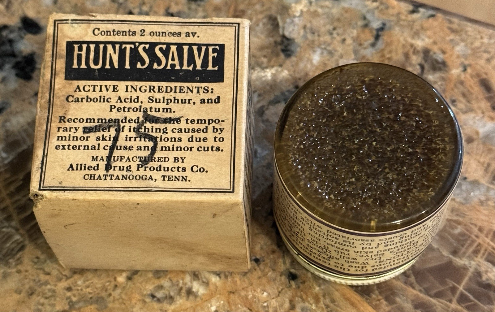 1930’s Hunt’s Salve 2 oz Jar w/ Original Box Allied Drug Chattanooga, Tenn Full