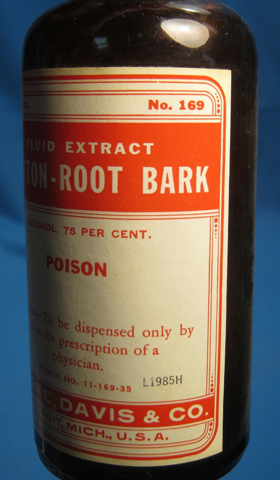 VINTAGE PARKE-DAVIS COTTON-ROOT BARK BOTTLE FREE SHIPPING W