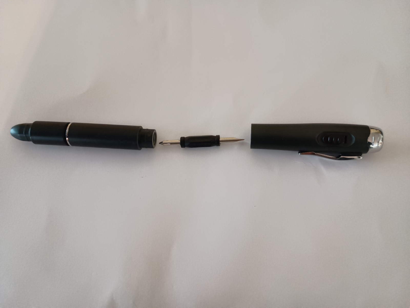 Doctors Without Borders, Field Flashlight Pen and Screwdriver Set
