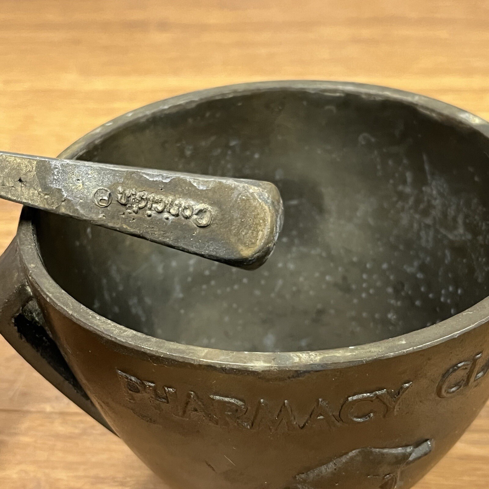 Pharmacy Class 1968 A.D. RX SECUNDUM ARTEM MORTAR PESTLE APOTHECARY Metal Brass
