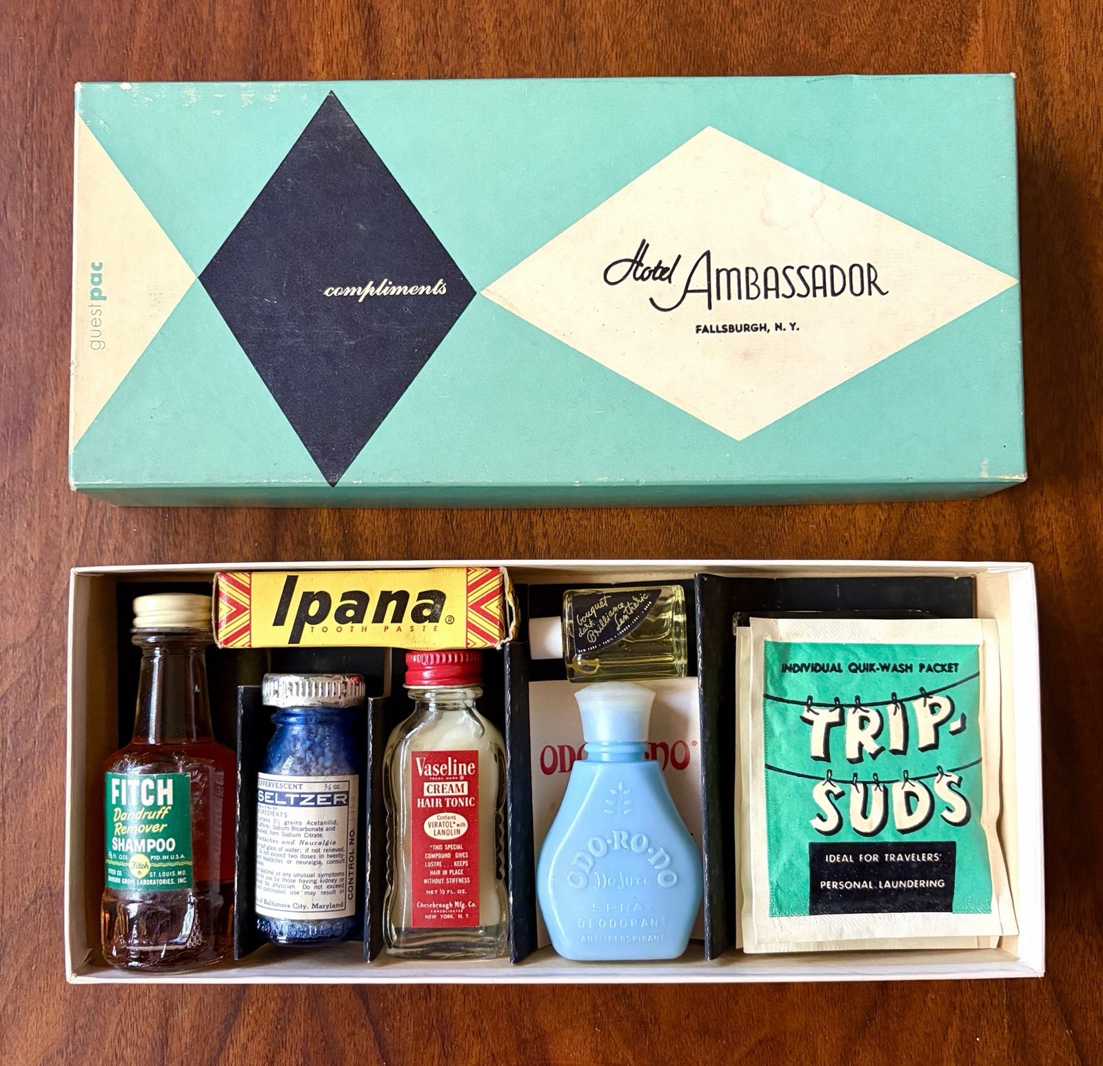 Rare VTG NY Catskills Hotel Hospitality Kit NOS 10 Mini Medicine Cabinet Items