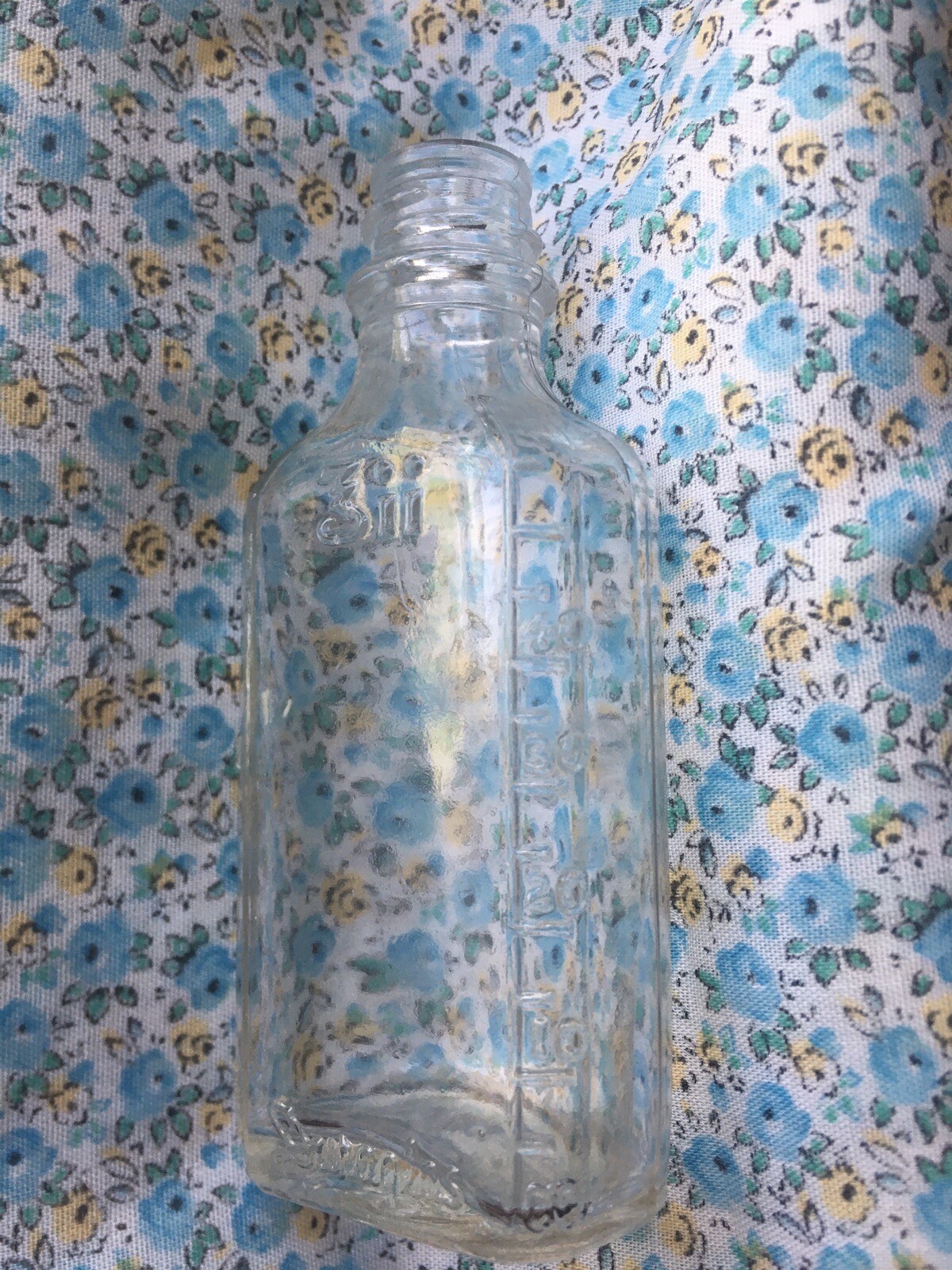 3ii 2oz Vintage Glass Old 1940s MEDICINE PHARMACY BOTTLE, Ephemera