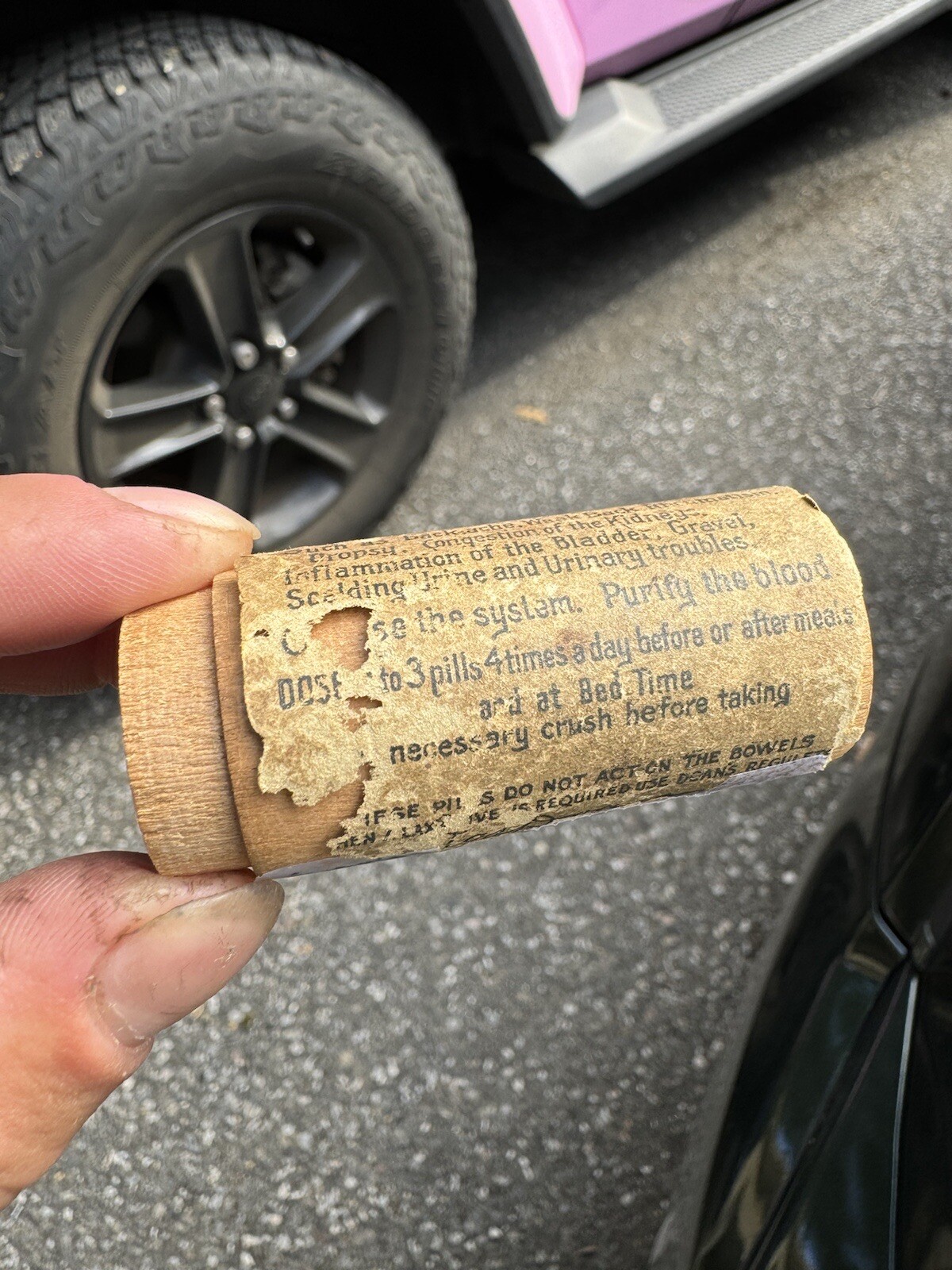 Antique Doan’s Kidney Pills Medical Advertising Labeled Wooden Tube Buffalo NY