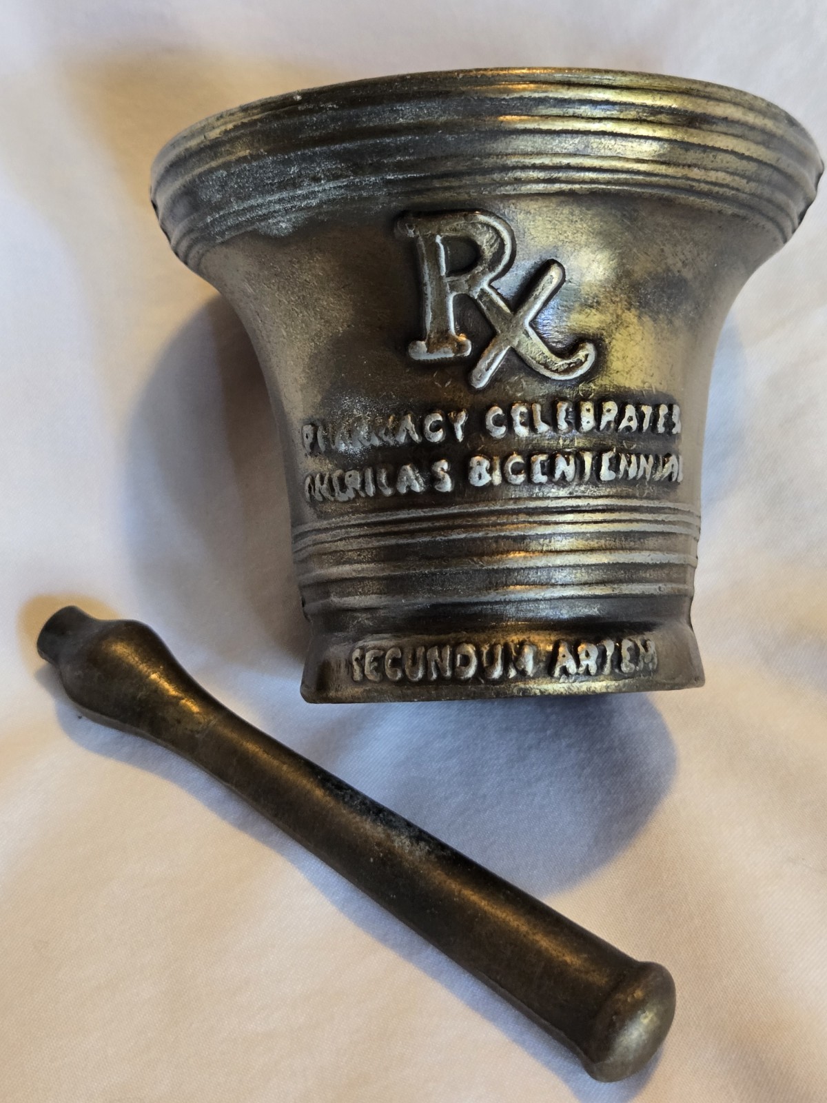 1976 US Bicentennial Bronze Pharmacy Mortar and Pestle Liberty Bell Design