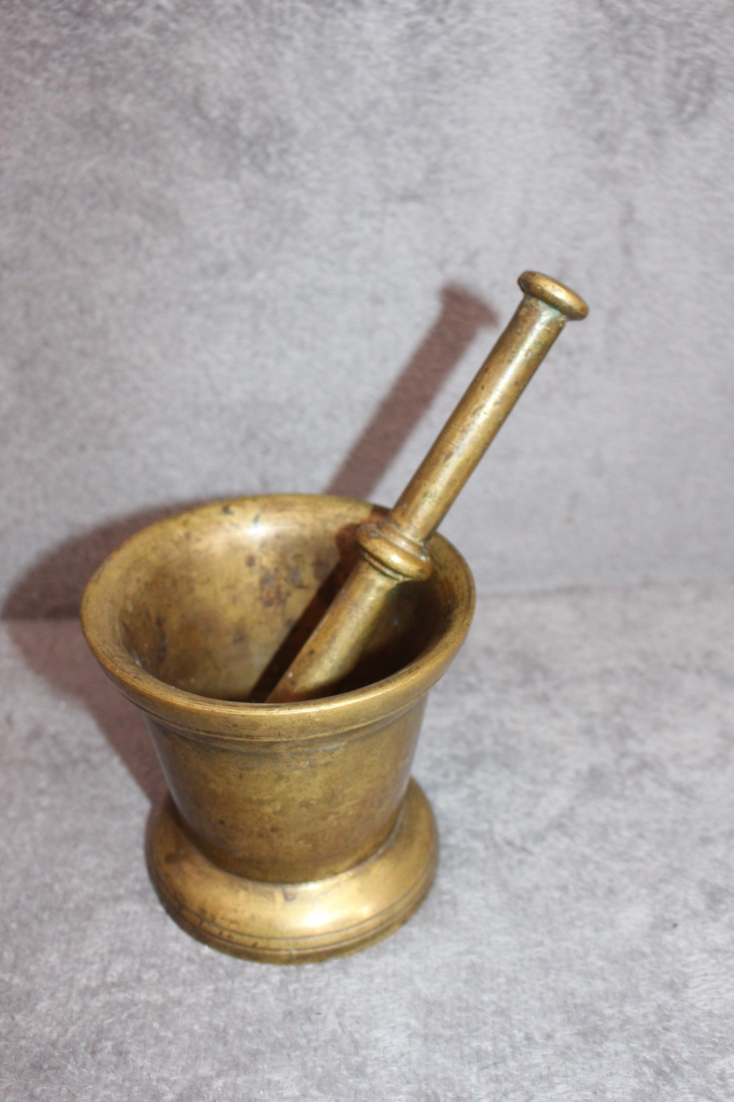 Popat Metal in Pune India Pestel and Mortar incredibly heavy 12cm tall/11 wide