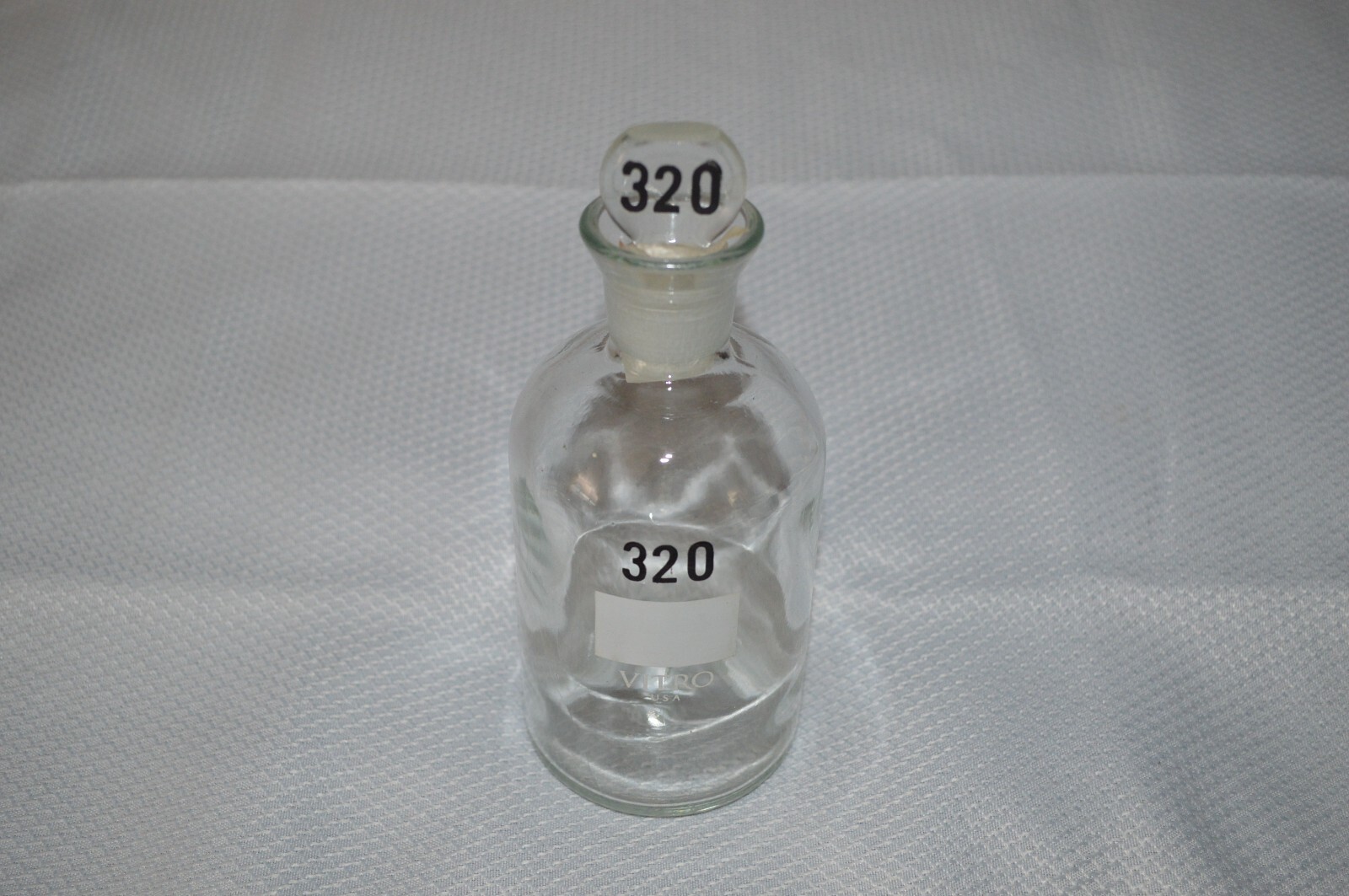 WHEATON ~ VITRO ~ U.S.A. ~ GLASS LABS BOTTLES ~ LABORATORY ~ PHARMACEUTICAL ~NEW