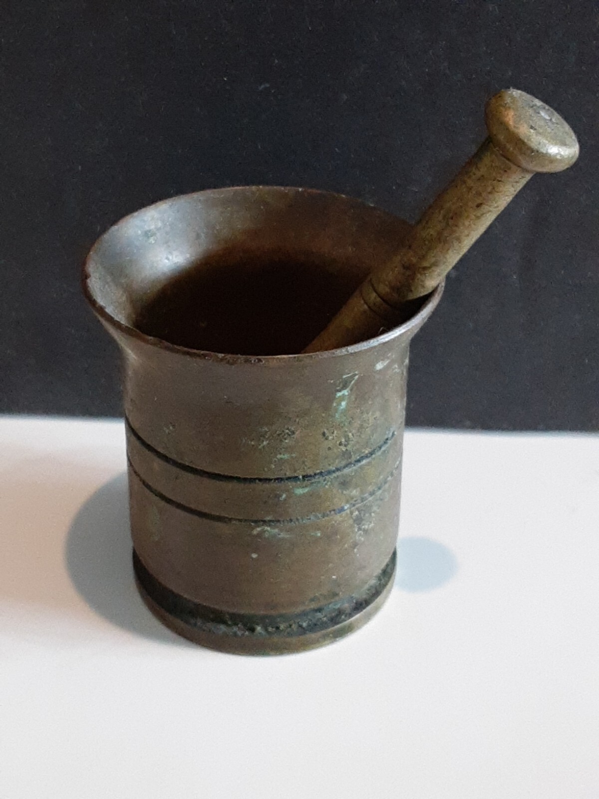 VINTAGE BRASS MORTAR AND PESTLE PHARMACY APOTHECARY MEDICINE 2 1/4″ TALL CRUSHER