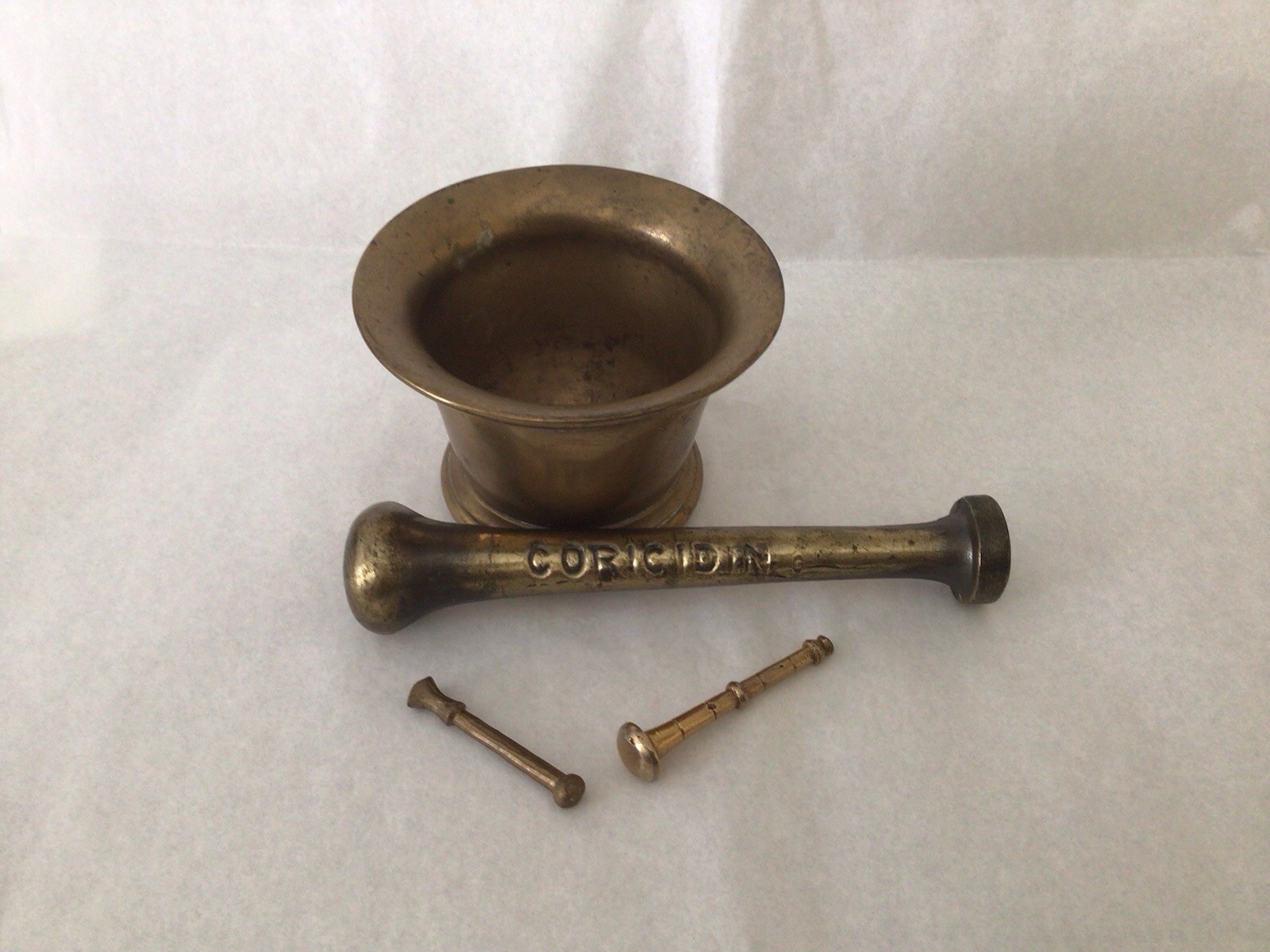 Vintage Coricidin Mortal Pestal Sets.Collectible Pharmaceutical Items Lot of 4