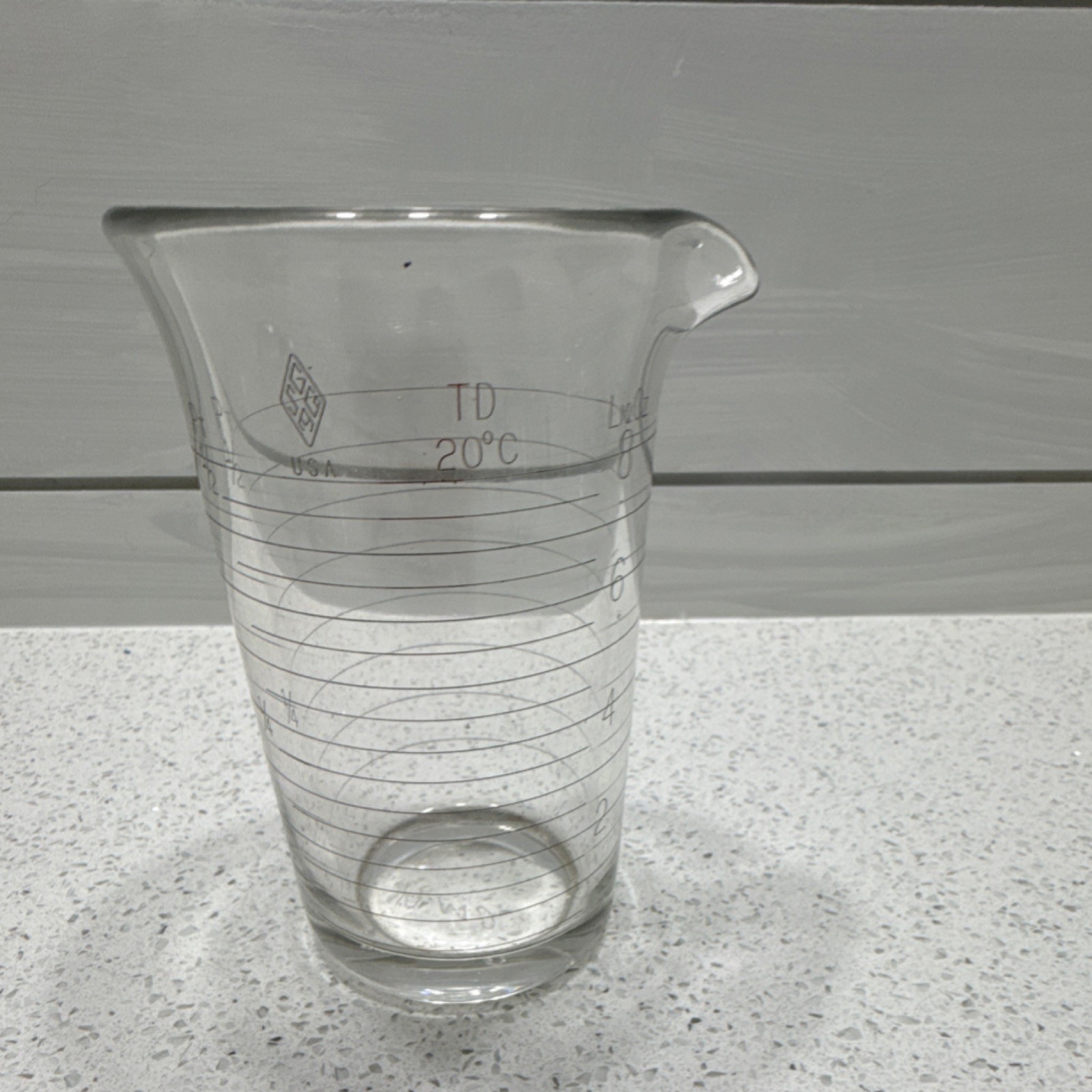 Glass Laboratory Pharmaceutical Measuring Beaker TD 20°C