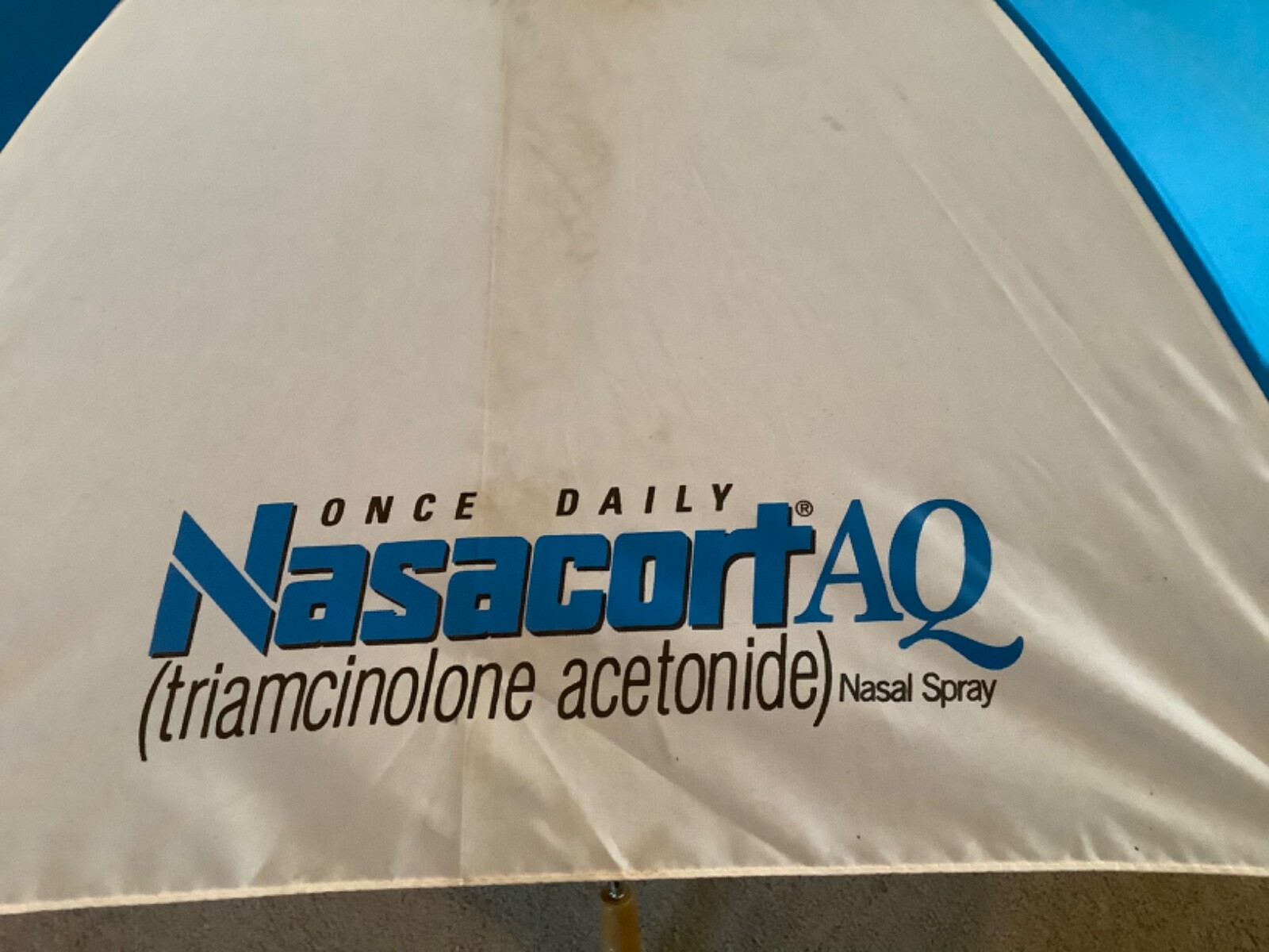 RARE DRUG REP UMBRELLA ADVERTISING ASTHMA PRODUCT SANOFI