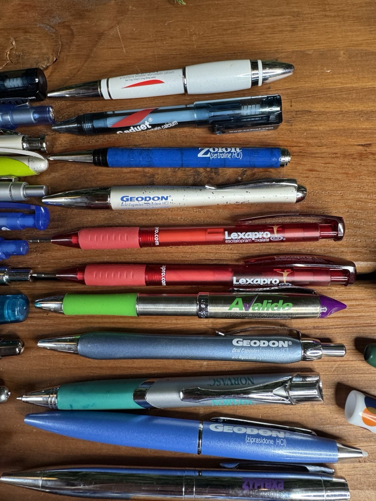 Lot 38 Pharmaceutical Advertising Pens Lyrica Zyprexa Geodon + 3 Pen Lights