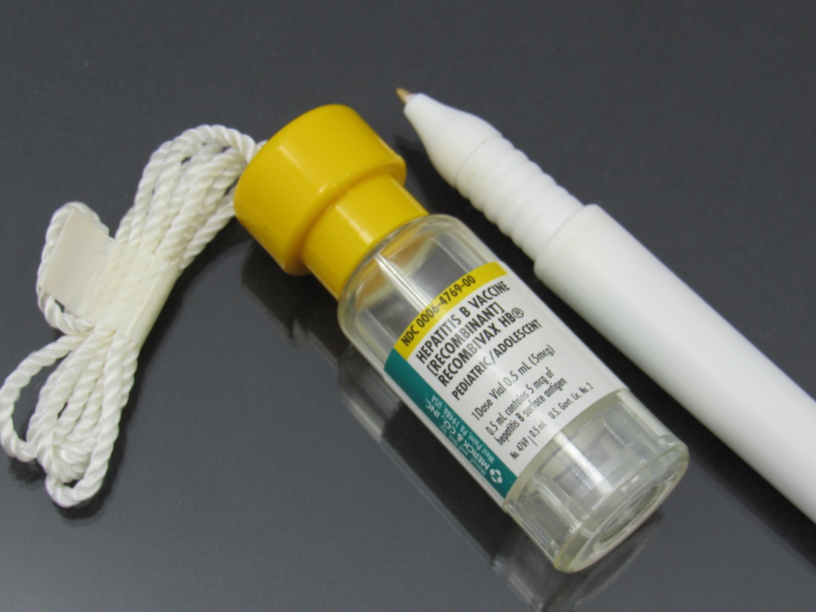 Rare Hepatitis Vaccine Lanyard PEN Vial Shaped Cap Drug Rep Pharmaceutical Promo