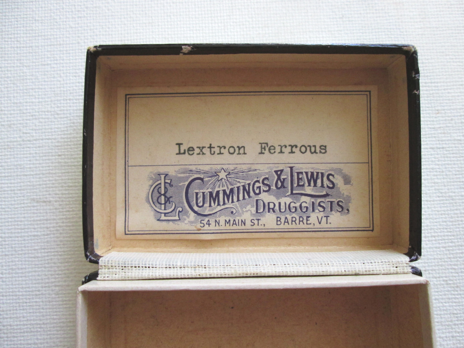 Antique Cummings & Lewis Druggist Barre Vermont VT EmptyBox Lextron Ferrous Iron