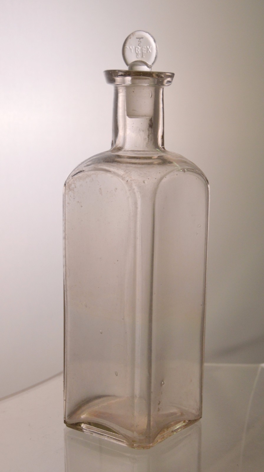 Vintage Pharmacy Dental Science Apothecary Medicine Glass Bottle Pyrex Stopper