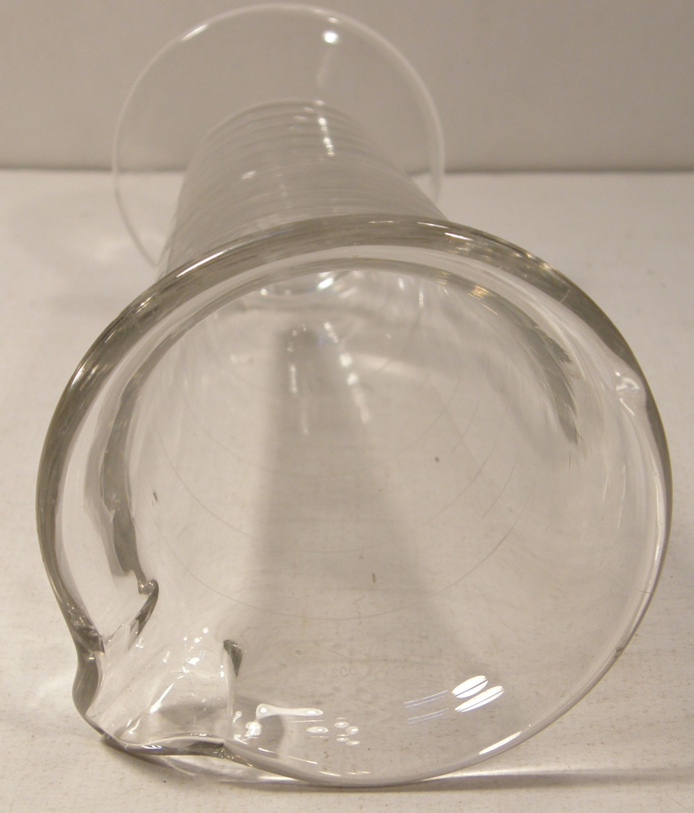 VINTAGE GLASCO CLEAR GLASS ETCHED FOOTED MEASURING POURING BEAKER APOTHECARY LAB