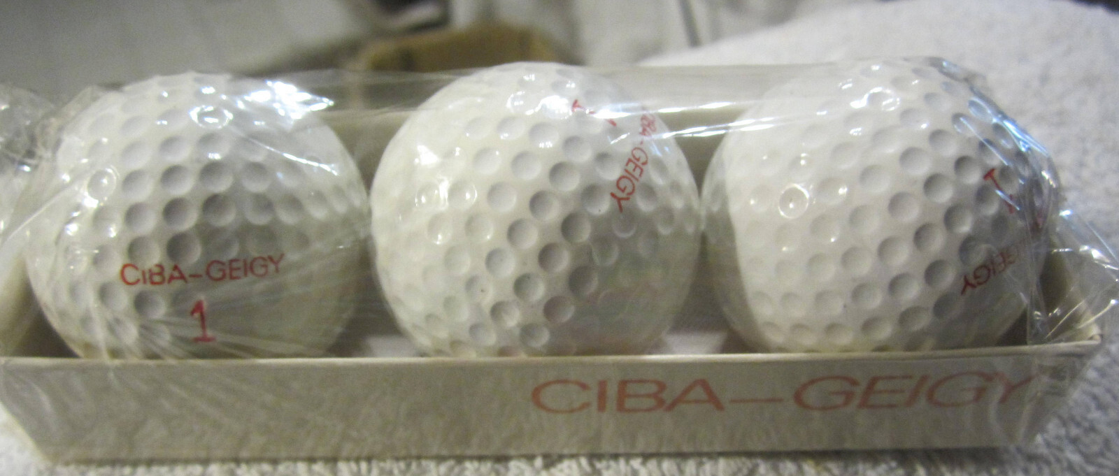 1 pack of 3 logo golf balls,New sealed,Pharmaceuticals Ciba Geigy Company Ad VTG